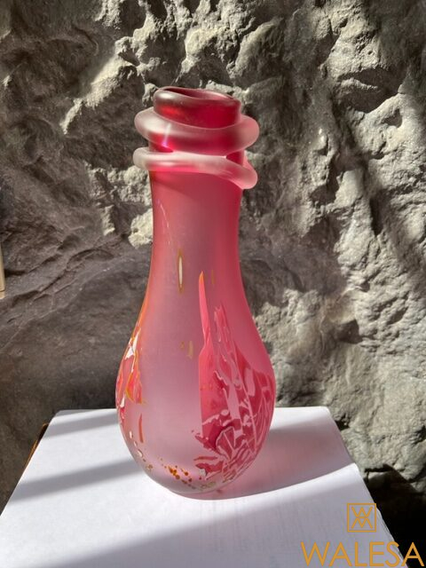 Louis Leloup vase cristal rose satiné à inclusions
