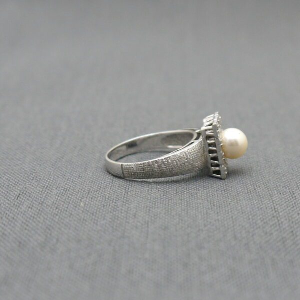 Bague or blanc perle et diamants – Image 4