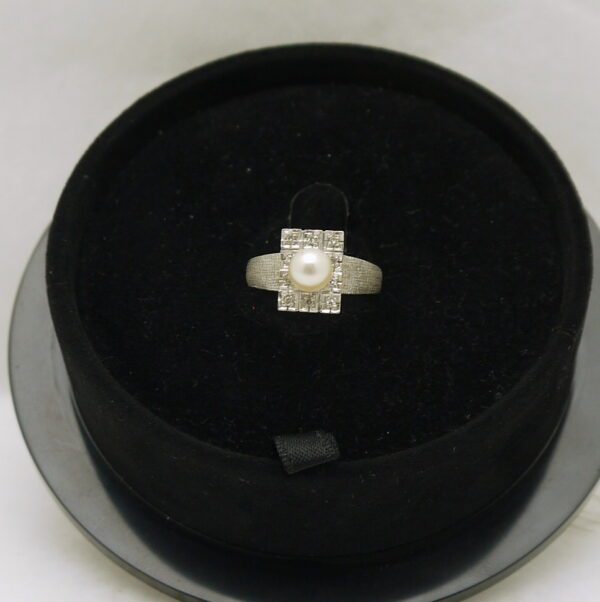 Bague or blanc perle et diamants – Image 2