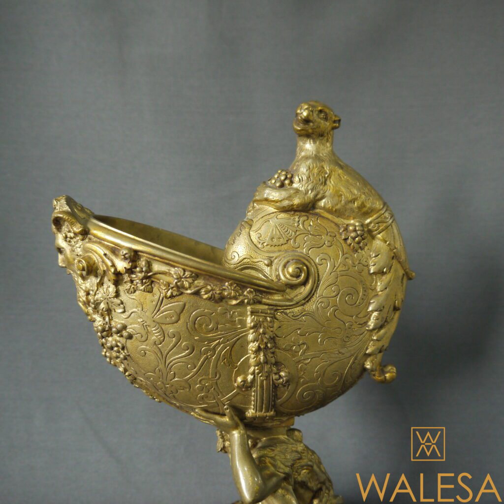 Cadre Médaillon Ancien En Bronze Et Cuivre - Style Gothique Ciselé Décor Faune - XVIIIème Siècle Origine France