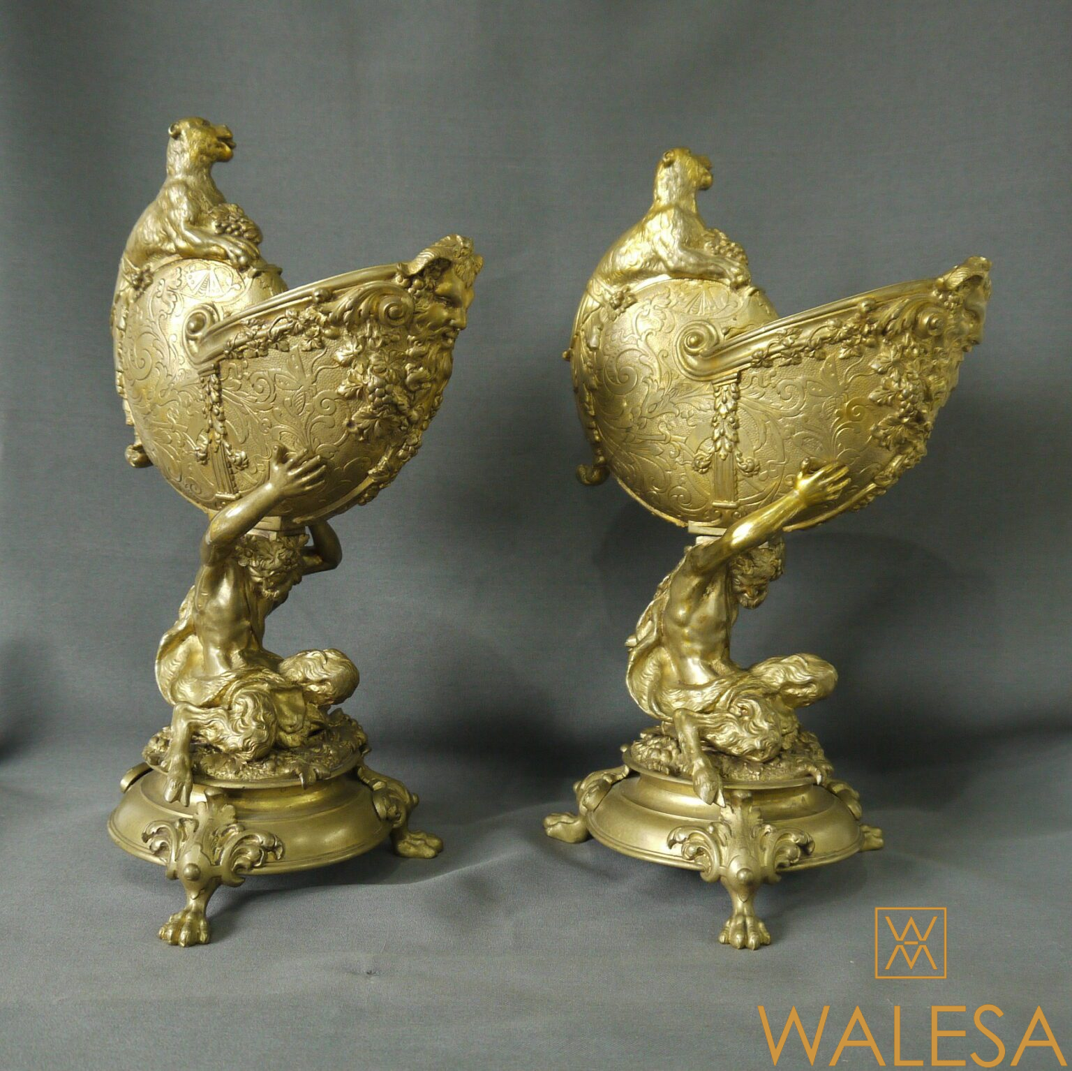 Grand Cadre Médaillon En Bronze Et Cuivre XVIIIe Siècle - Style Gothique, Décors Ciselés Faune Et Jardin