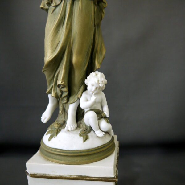 Paire de biscuits de Porcelaine Psyché et amour – Image 6