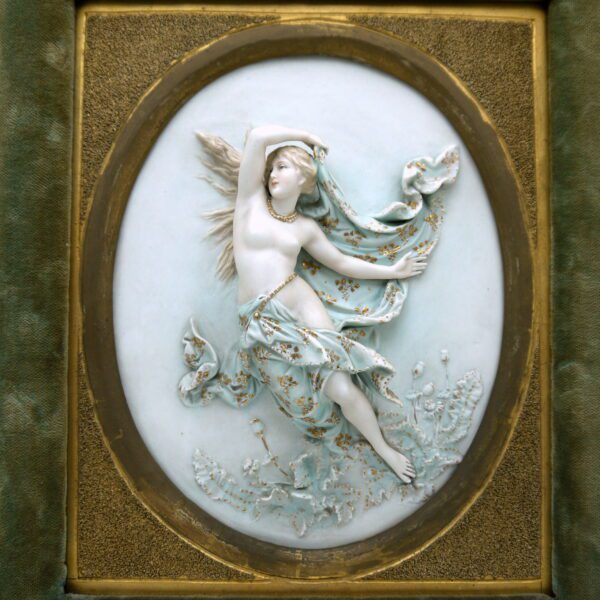 Tableau en biscuit de porcelaine – Image 2