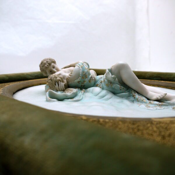 Tableau en biscuit de porcelaine 2 – Image 3