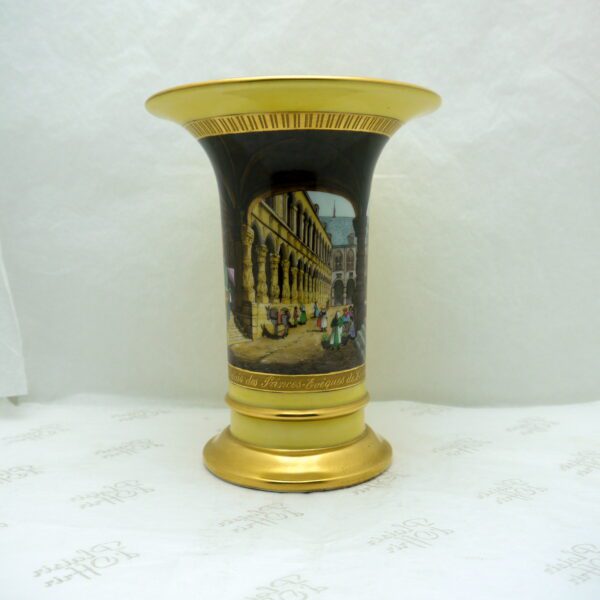 Vase cornet en Porcelaine de Bruxelles – Image 2