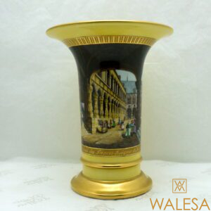 Vase cornet en Porcelaine de Bruxelles