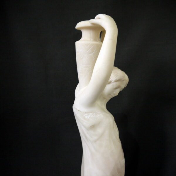 Sculpture marbre et albâtre jeune femme à la cruche – Image 4
