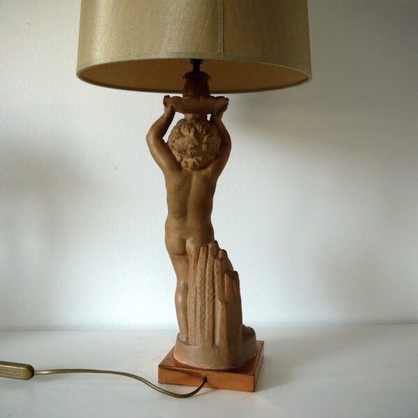 Lampe de table chérubin en terre cuite – Image 6