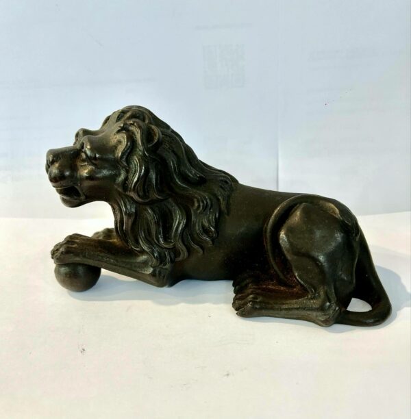Sculpture- presse papier en fonte de fer - Lion – Image 2