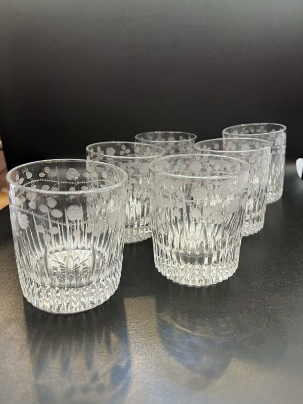 6 gobelets à whisky cristal clair à décor taillé et gravé