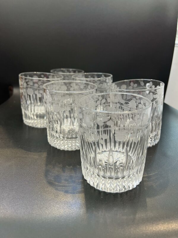 6 gobelets à whisky cristal clair à décor taillé et gravé – Image 8