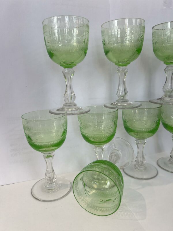 8 verres à vin en cristal du Val Saint Lambert vers 1900 – Image 2