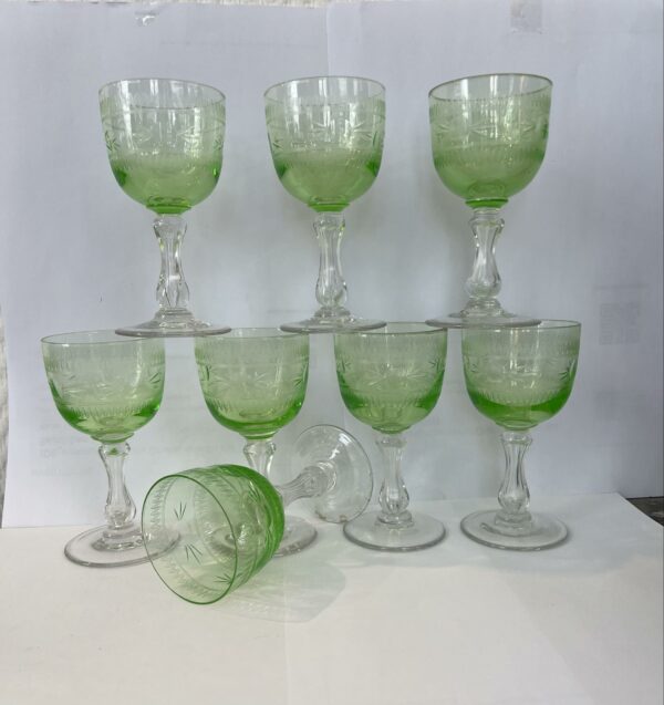 8 verres à vin en cristal du Val Saint Lambert vers 1900