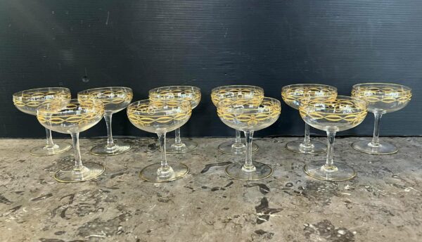 10 coupes à champagne en cristal de Baccarat modèle “Byzantine doré “