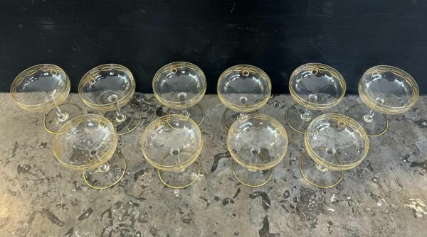 10 coupes à champagne en cristal de Baccarat modèle “Byzantine doré “ – Image 2