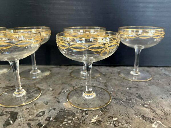10 coupes à champagne en cristal de Baccarat modèle “Byzantine doré “ – Image 3