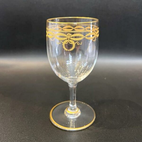 10 verres à vin en cristal de Baccarat modèle “Byzantine doré “ – Image 3