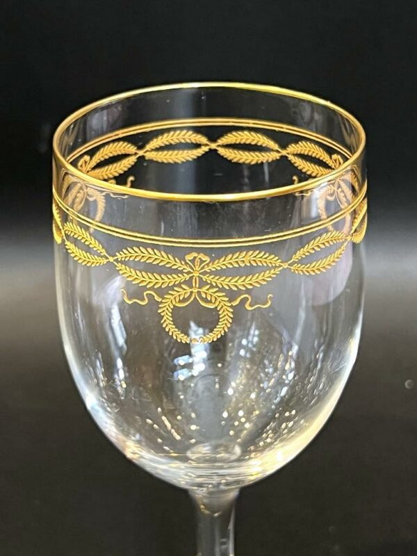 10 verres à vin en cristal de Baccarat modèle “Byzantine doré “ – Image 6