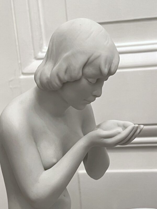 Kurt STEINER biscuit de porcelaine « Jeune femme agenouillée » – Image 8