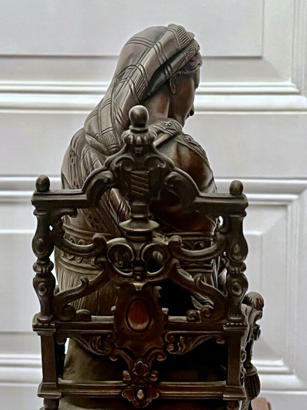 Bronze Madone à la chaise à l’Enfant ( d’après Raphaël) – Image 7