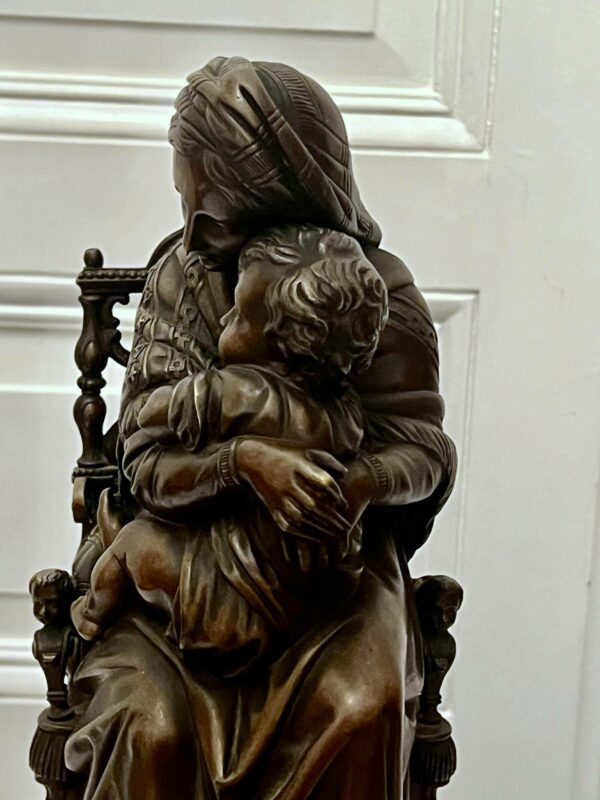 Bronze Madone à la chaise à l’Enfant ( d’après Raphaël) – Image 4