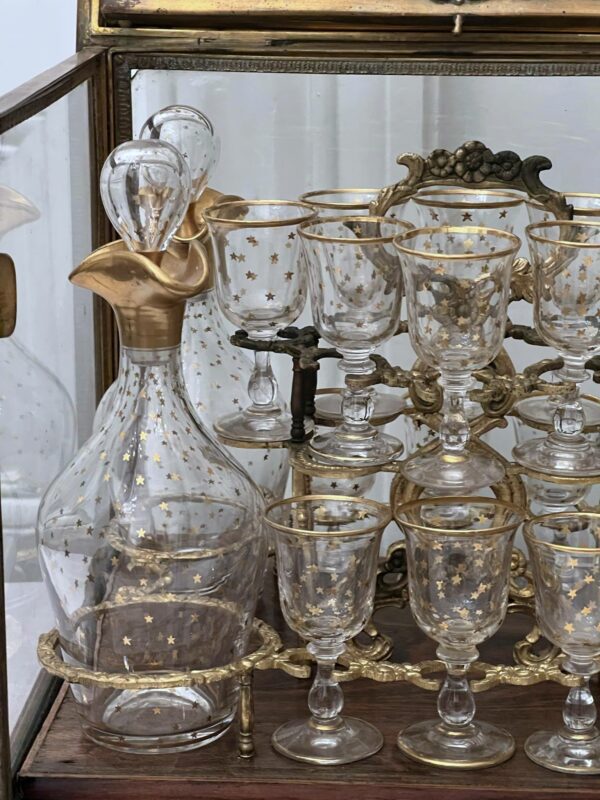 Cave à liqueur « cage » en bronze doré et cristal. – Image 3