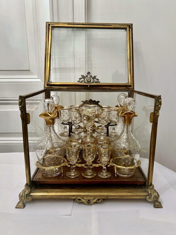 Cave à liqueur « cage » en bronze doré et cristal. – Image 4