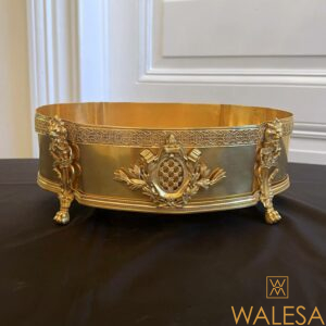 Imposante jardinière de table en bronze, ajouré, finement travaillé et doré.