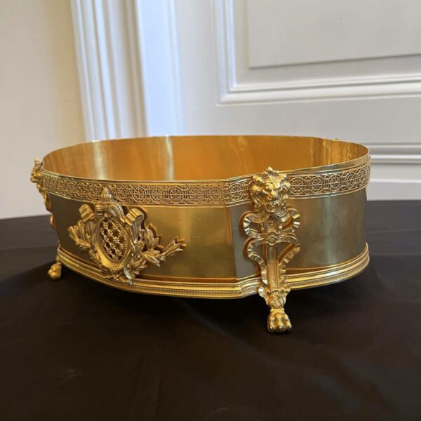 Imposante jardinière de table en bronze ajouré finement travaillé et doré. – Image 6