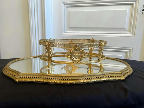 Imposante jardinière de table en bronze ajouré finement travaillé et doré. – Image 14