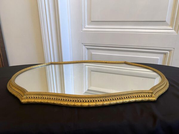Imposante jardinière de table en bronze ajouré finement travaillé et doré. – Image 15