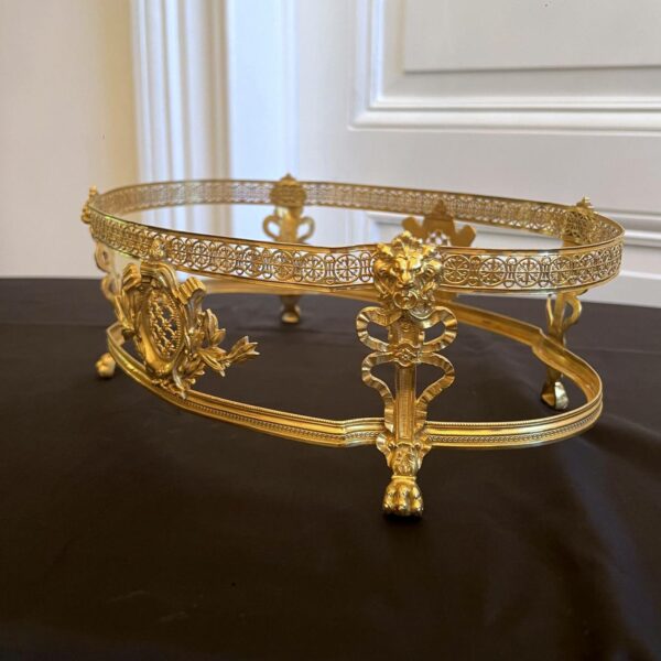 Imposante jardinière de table en bronze ajouré finement travaillé et doré. – Image 7