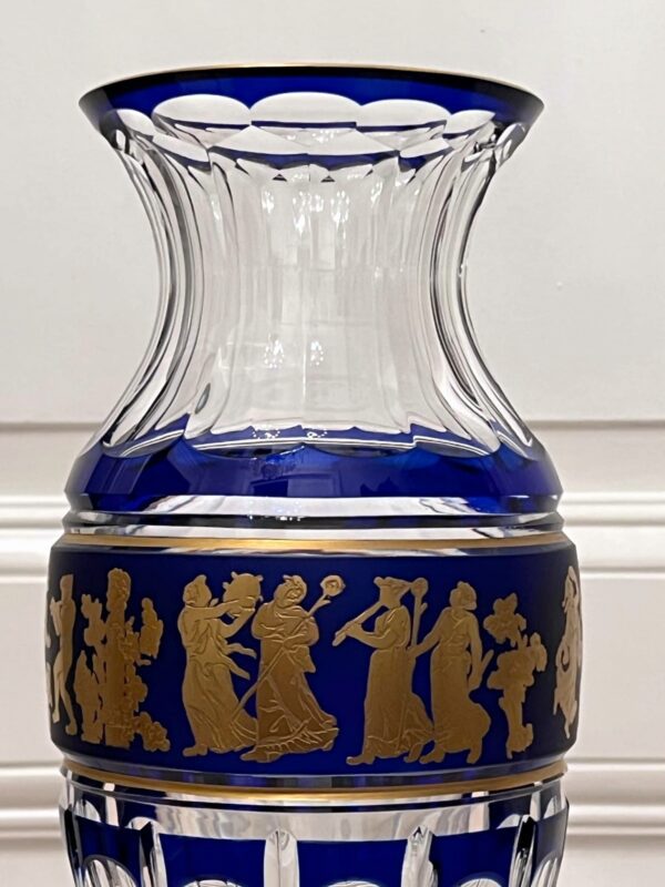 Val Saint Lambert - Vase cristal clair doublé bleu cobalt « Danse de Flore » – Image 3