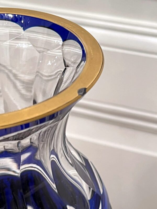 Val Saint Lambert - Vase cristal clair doublé bleu cobalt « Danse de Flore » – Image 7