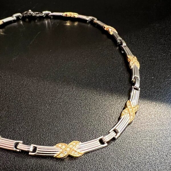 Christian DIOR Collier ras de cou en métal acier argenté et doré – Image 3