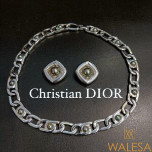 Parure Dior en métal argenté et perles grises