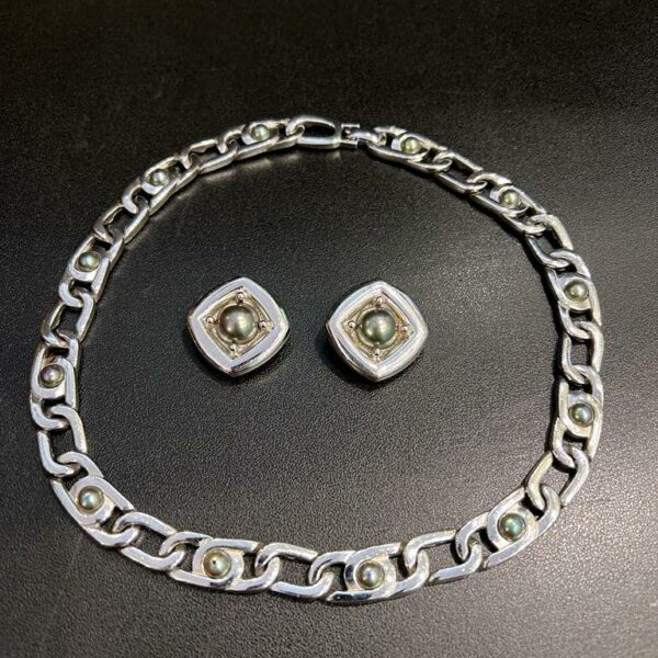 Parure Dior en métal argenté et perles grises – Image 2