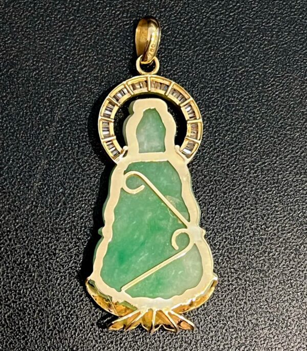 Pendentif Bouddha en jadéite sculpté et or jaune – Image 9