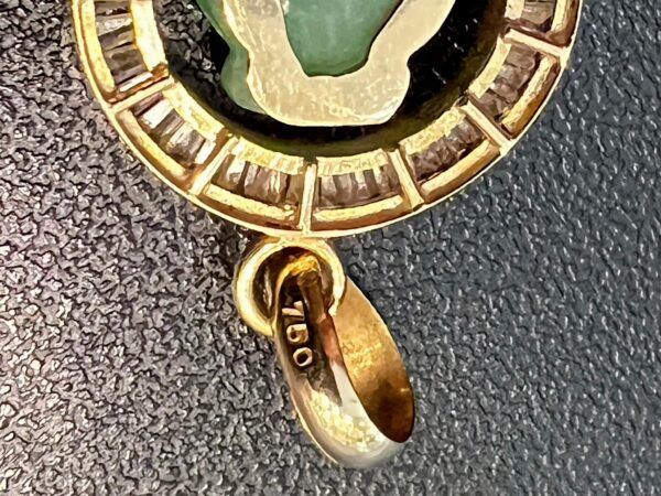 Pendentif Bouddha en jadéite sculpté et or jaune – Image 10