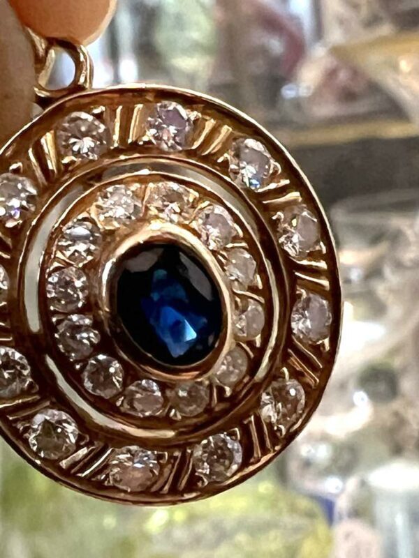 Pendentif médaillon rond or jaune saphir et diamants – Image 5