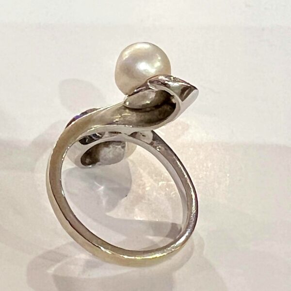 Bague or blanc 18K diamants et deux perles blanches – Image 6
