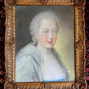 Pastel Portrait d’une jeune femme de qualité Ecole française XVIIIe