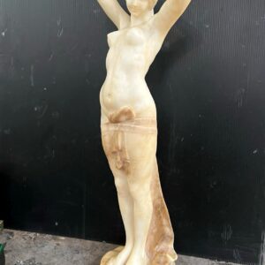 Sculpture en albâtre, « Jeune femme ceinte d’un drapé »