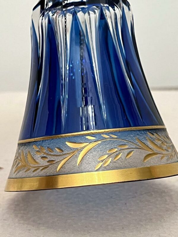 Clochette de table cristal clair doublé bleu de Saint-Louis – Image 3