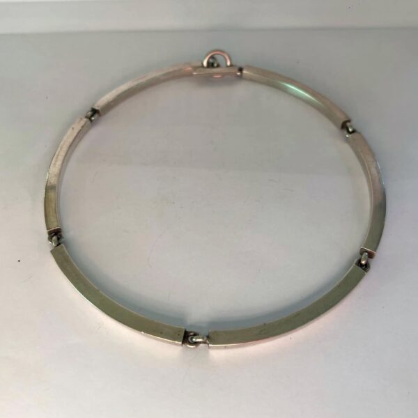 Hans Hansen (1884-1940) Collier ras-de-cou articulé en argent