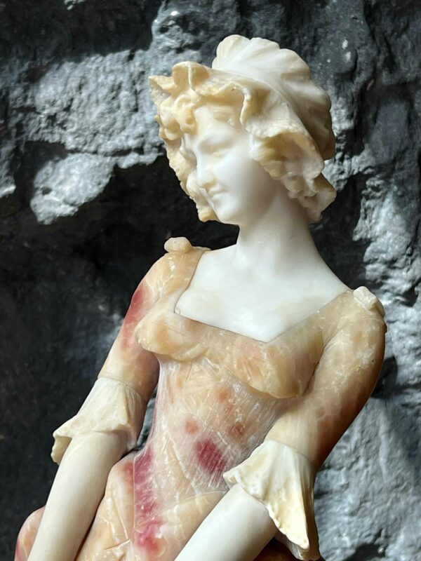“Jeune femme “ Sculpture en albâtre travail italien vers 1900 – Image 8