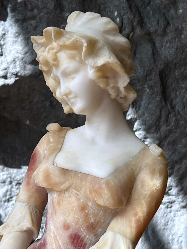 “Jeune femme “ Sculpture en albâtre travail italien vers 1900 – Image 4