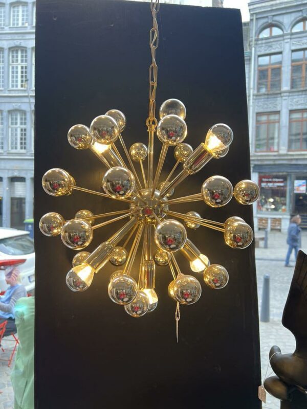 Lustre Spoutnik en métal et résine doré