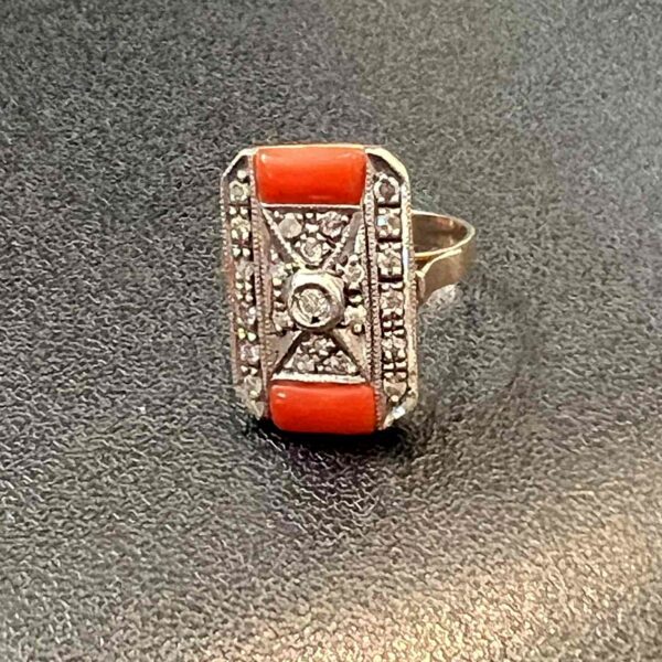 Bague Art Deco or rose 18ct sertie de brillants et corail – Image 5