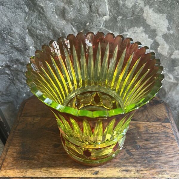 Cristallerie Val Saint Lambert Vase en cristal urane doublé rouge Joseph simon – Image 2